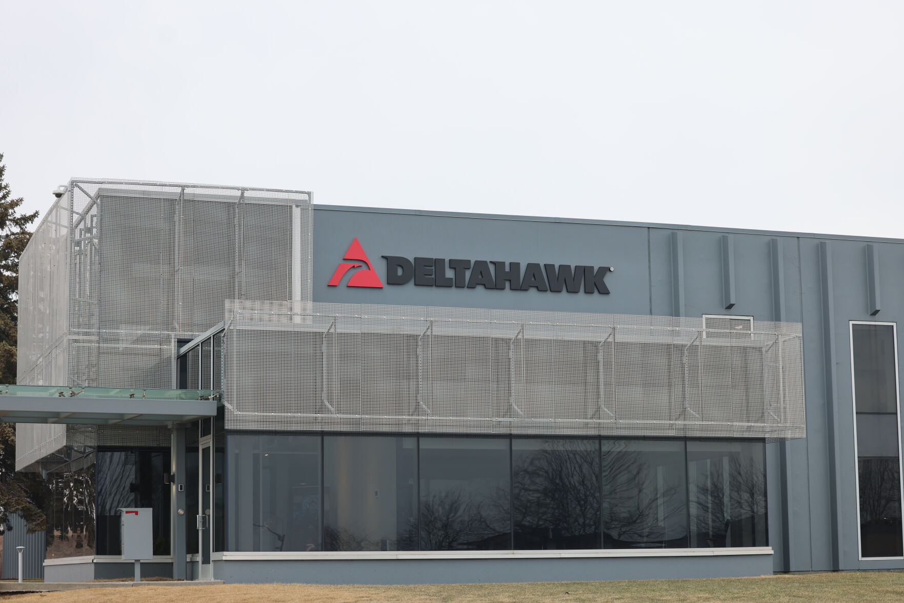 RUSD early graduate working full-time at DeltaHawk