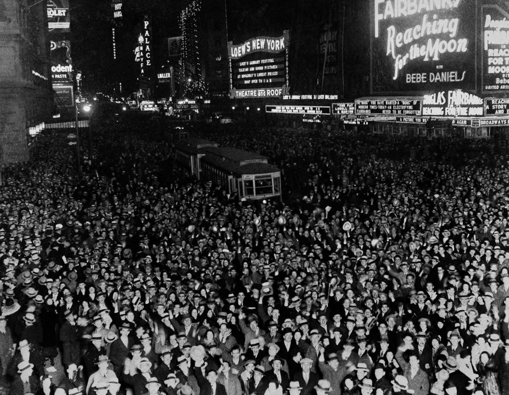 A Look Back At Historical Photos Of New Years Eve In Times Square 