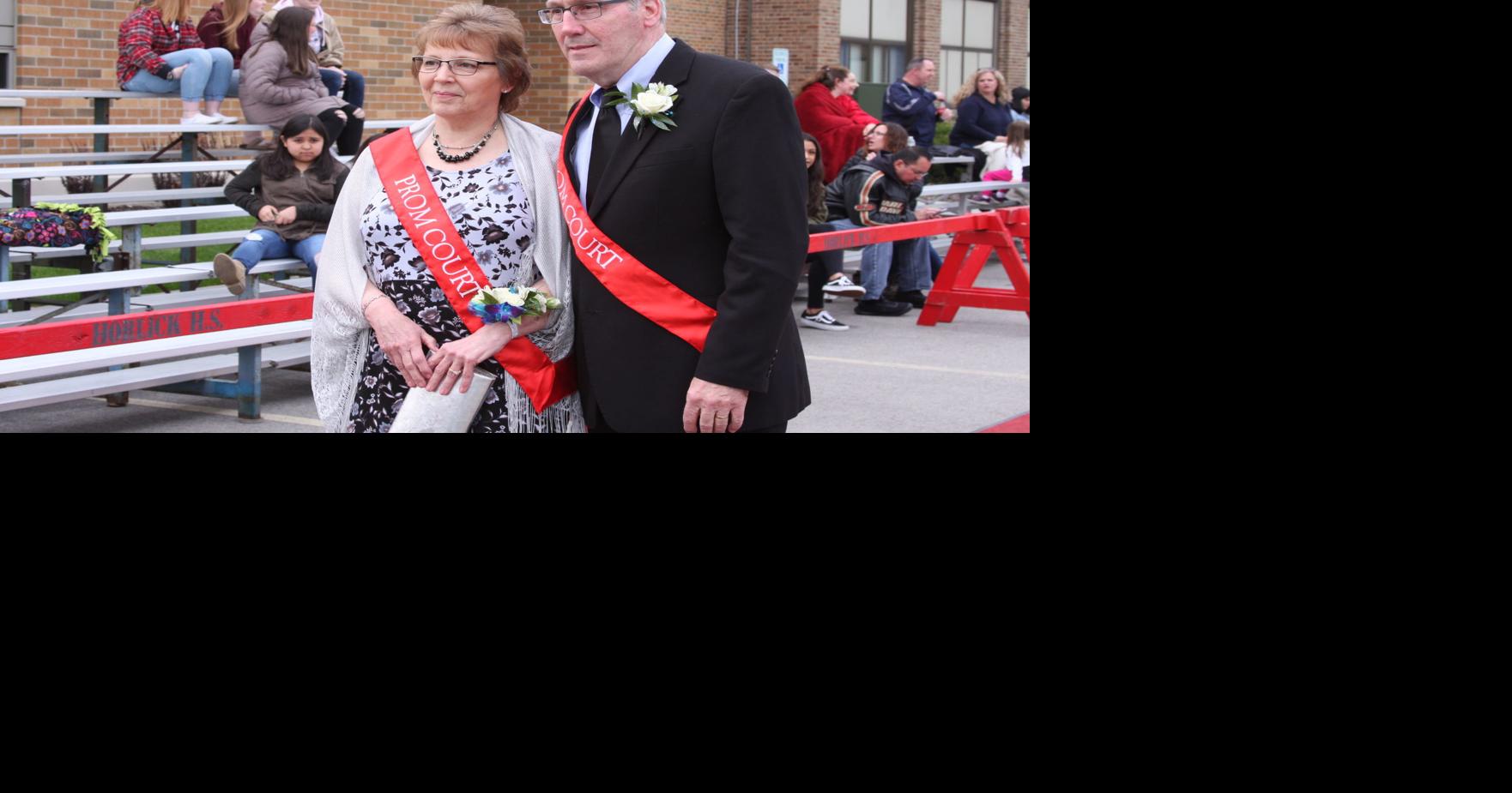 ’69 Racine grads make it to prom 50 years later