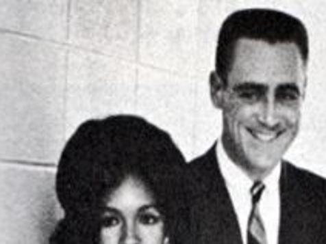 An Era Had Gone By Dex Card S Employees Reflect On Radio Legend