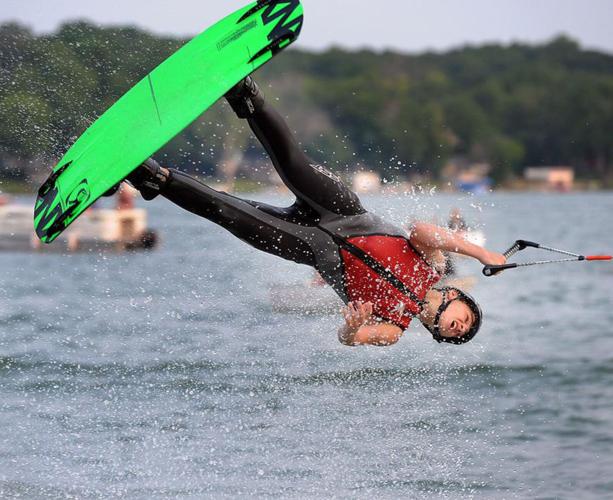 Aquanut performer