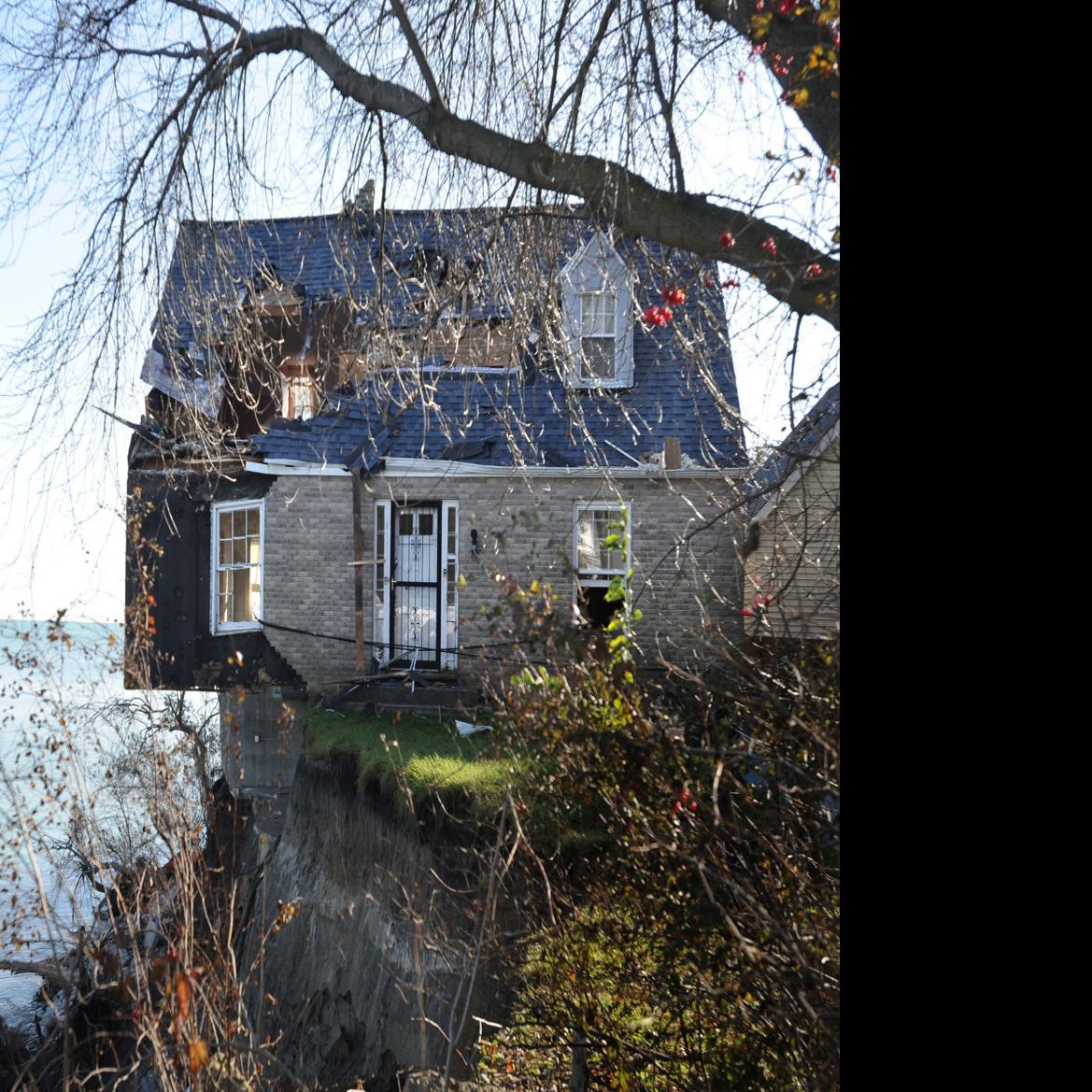 Crews Begin Razing House Teetering On Lake Michigan Bluff State