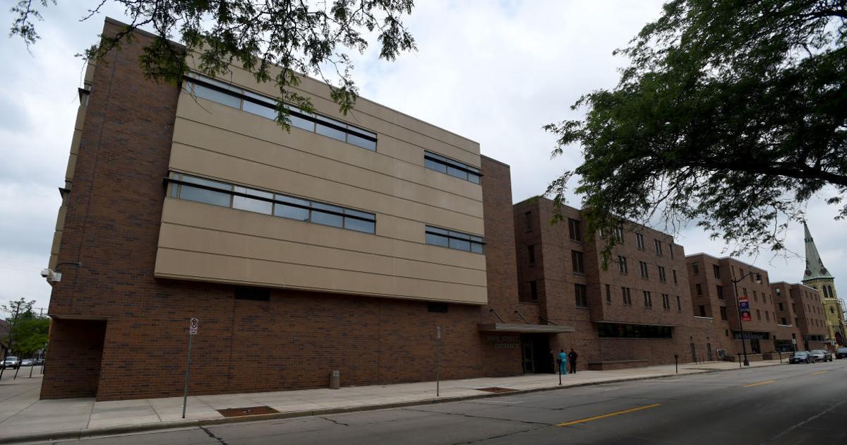 Racine County Jail inmate allegedly assaults a deputy while naked