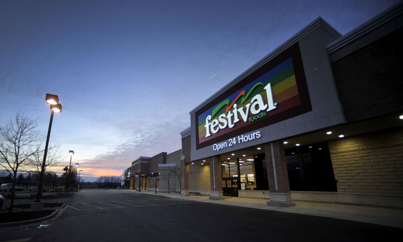 Festival foods deals hours