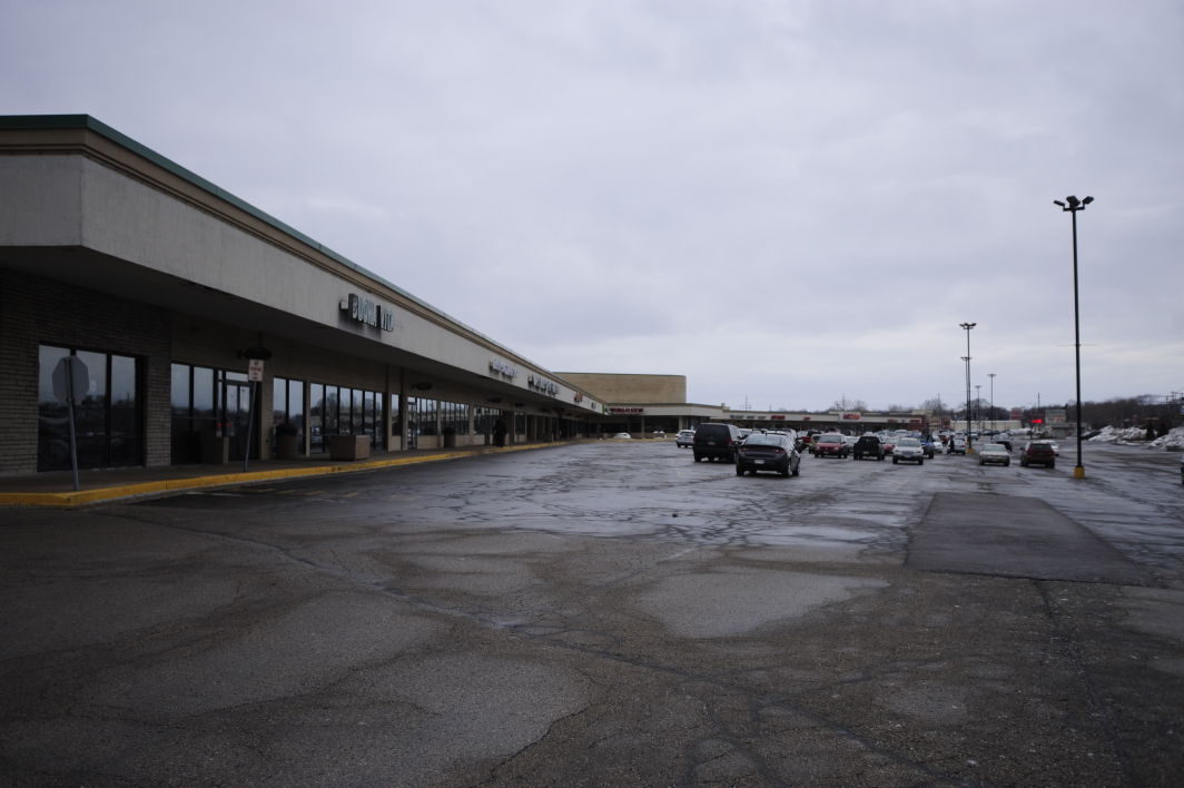 Elmwood Plaza going to auction Money