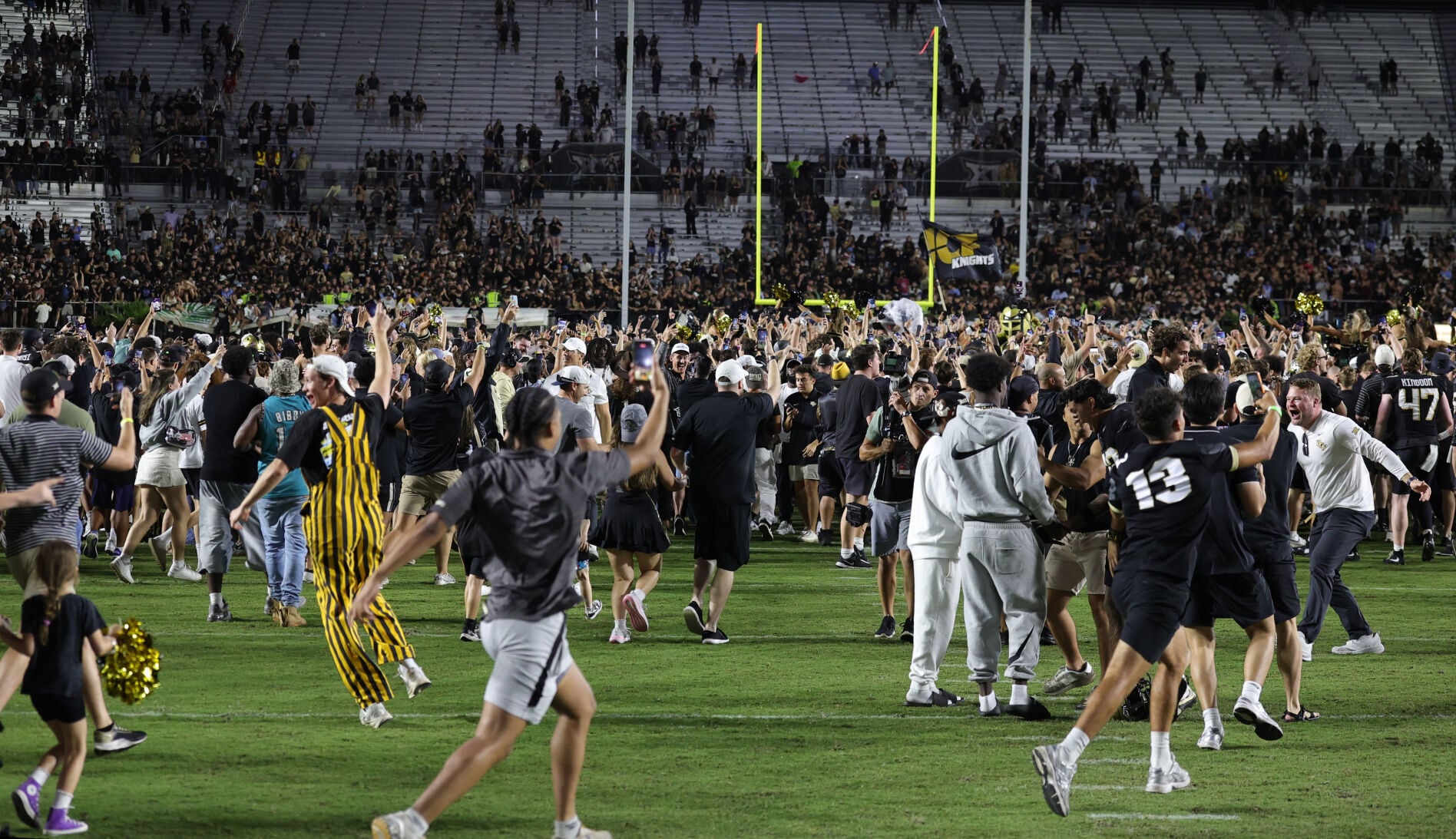 FOOTBALL-NCAA/