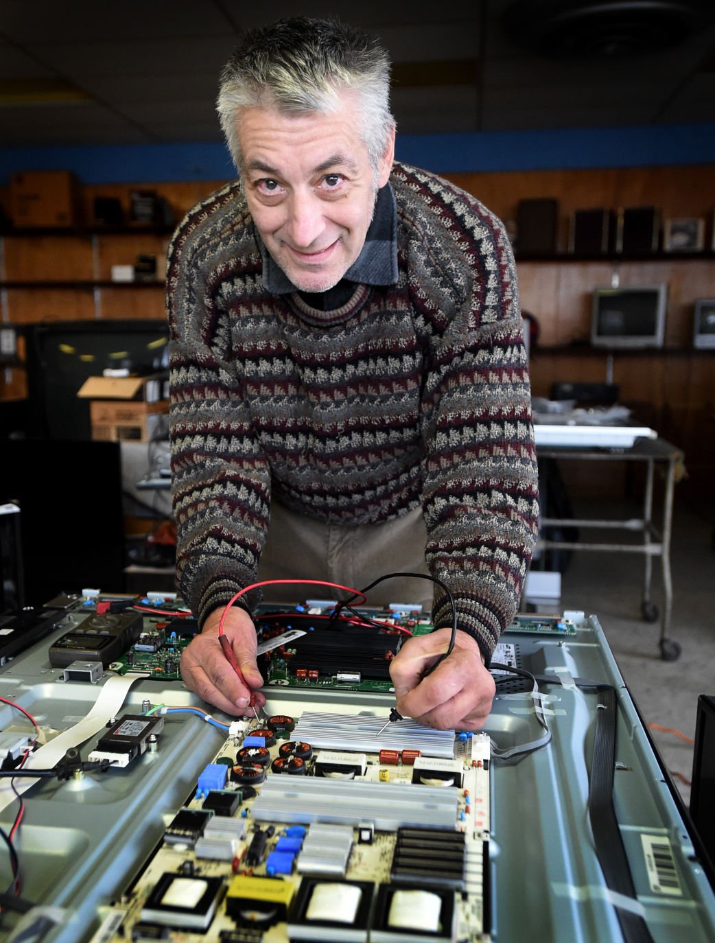 TV repair shop holding steady | Local News | journaltimes.com