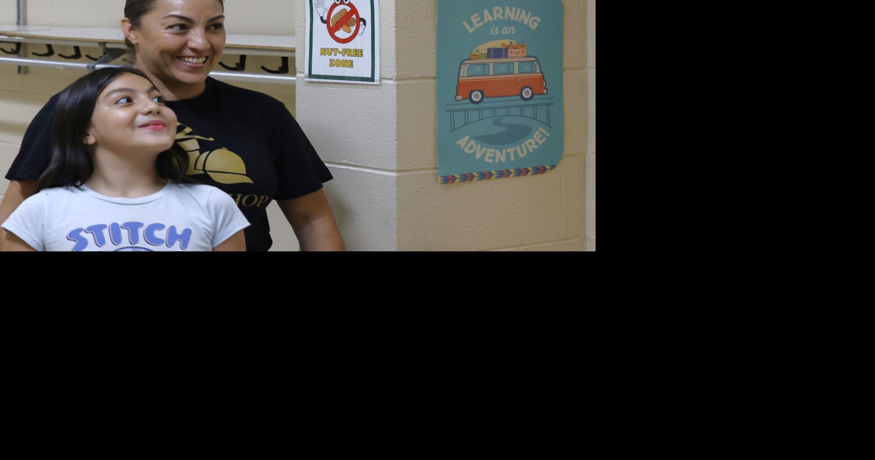 Raymond School hosts open house, picnic