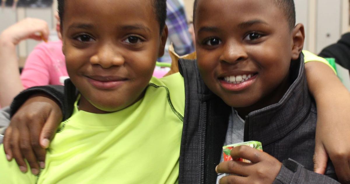 Jefferson Lighthouse Program Jefferson Lighthouse Elementary students mix it up at lunch