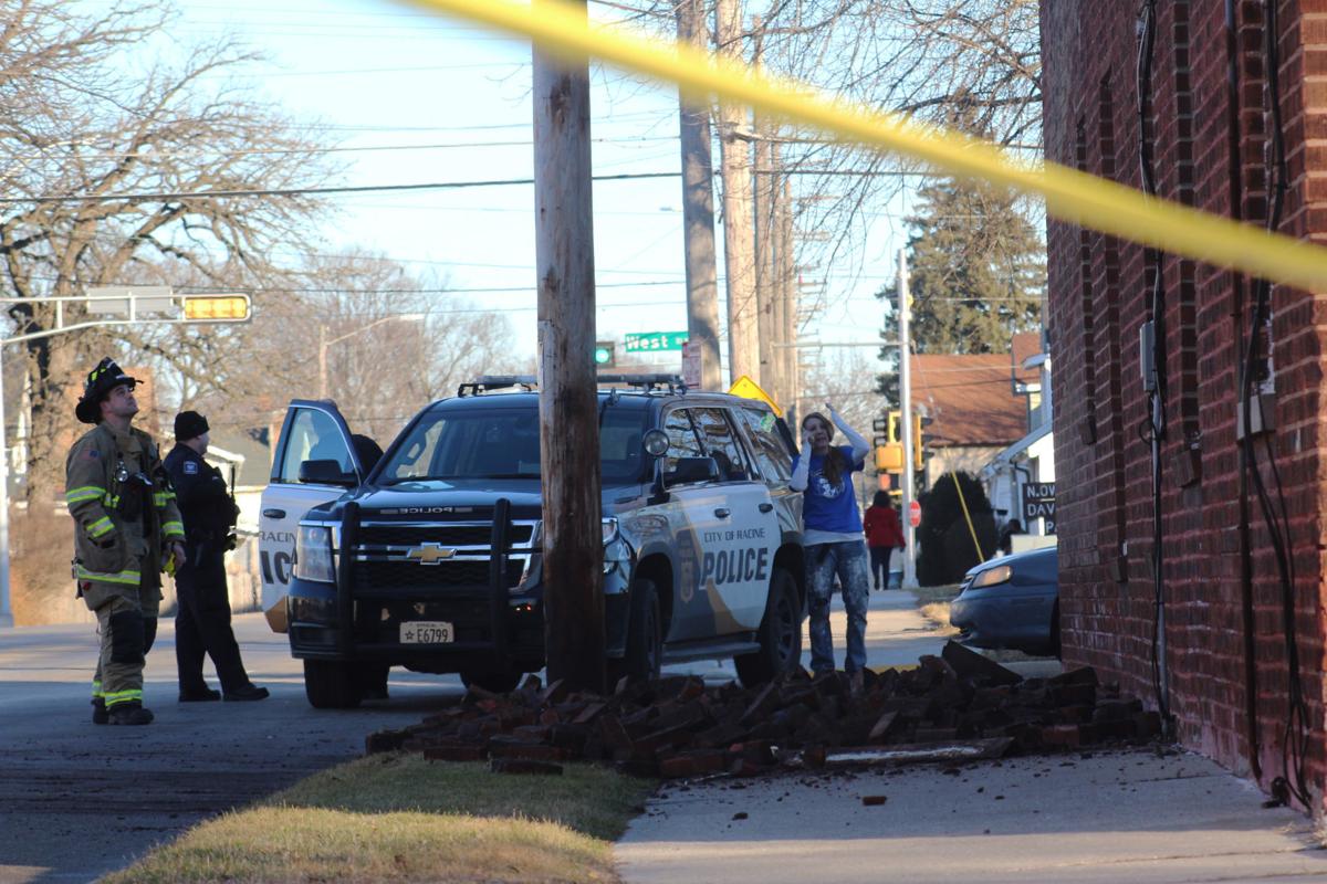 More Than 200 Bricks Fall From Apartment Onto Sidewalk No Injuries Reported Local News Journaltimes Com