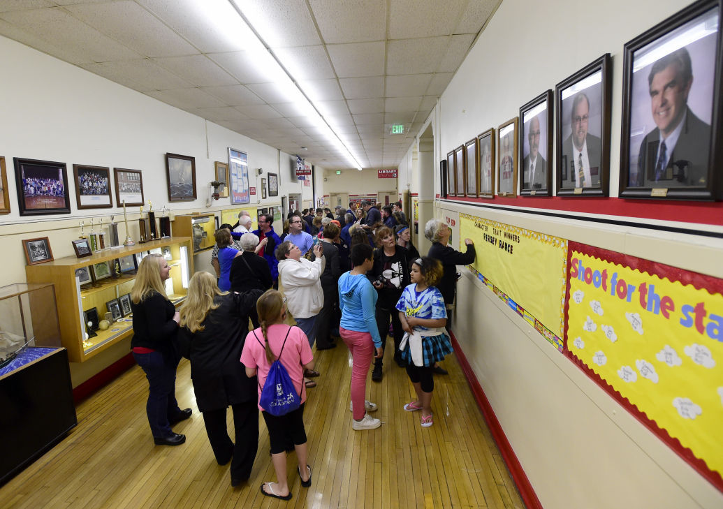 Hundreds gather to say goodbye to Knapp Elementary School Local News