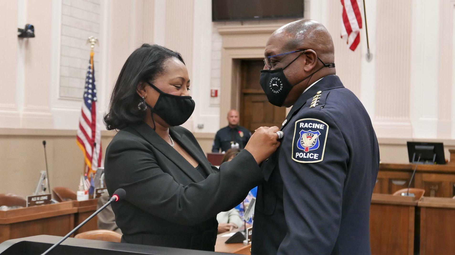 Watch now: Maurice Robinson sworn in as Racine police chief - Vimarsana News