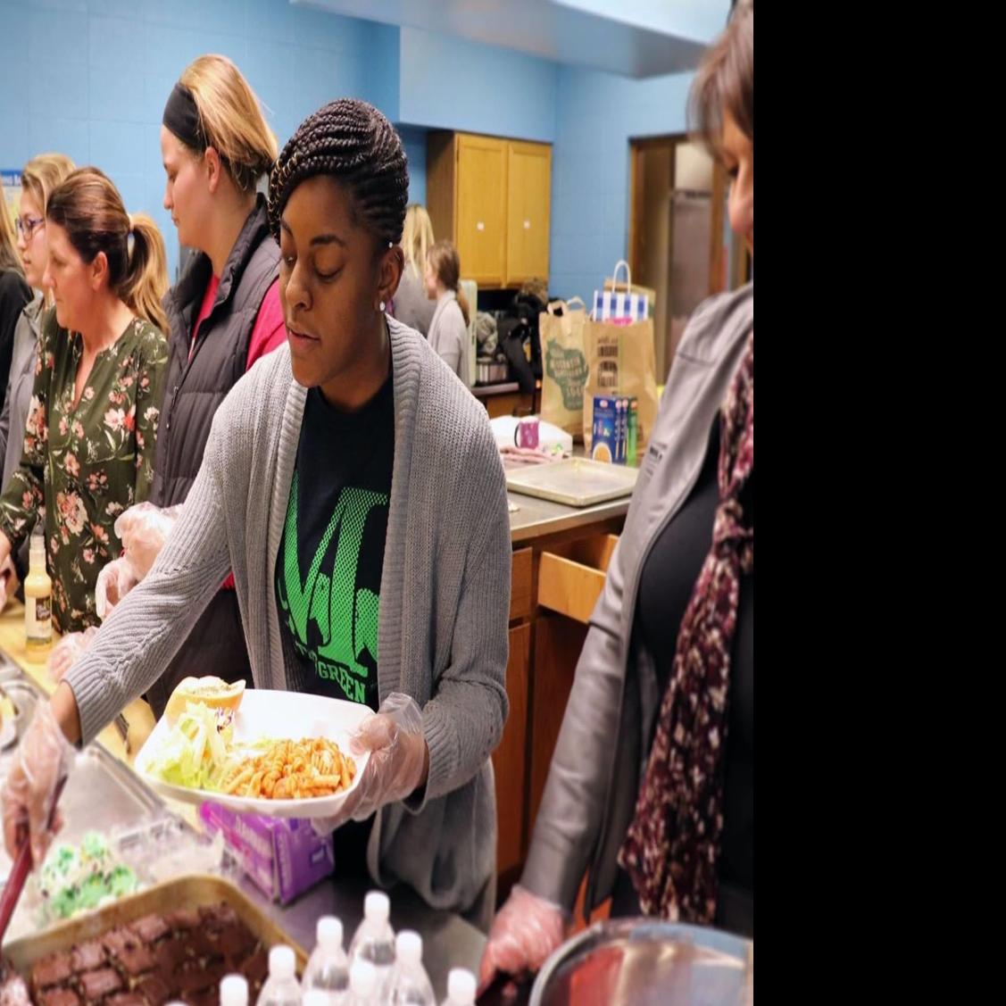 Women S Basketball Horlick Graduate Horton Has A Gift For Giving Basketball Journaltimes Com