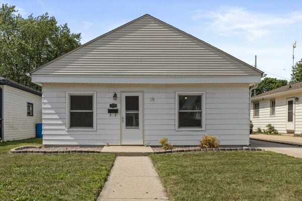 2 Bedroom Home in Racine - $99,900