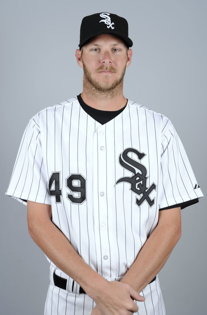 White Sox ace Chris Sale fractures foot unloading truck