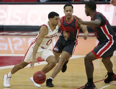 Badgers men's basketball drops 4 spots to No. 14 in AP poll | Men | journaltimes.com