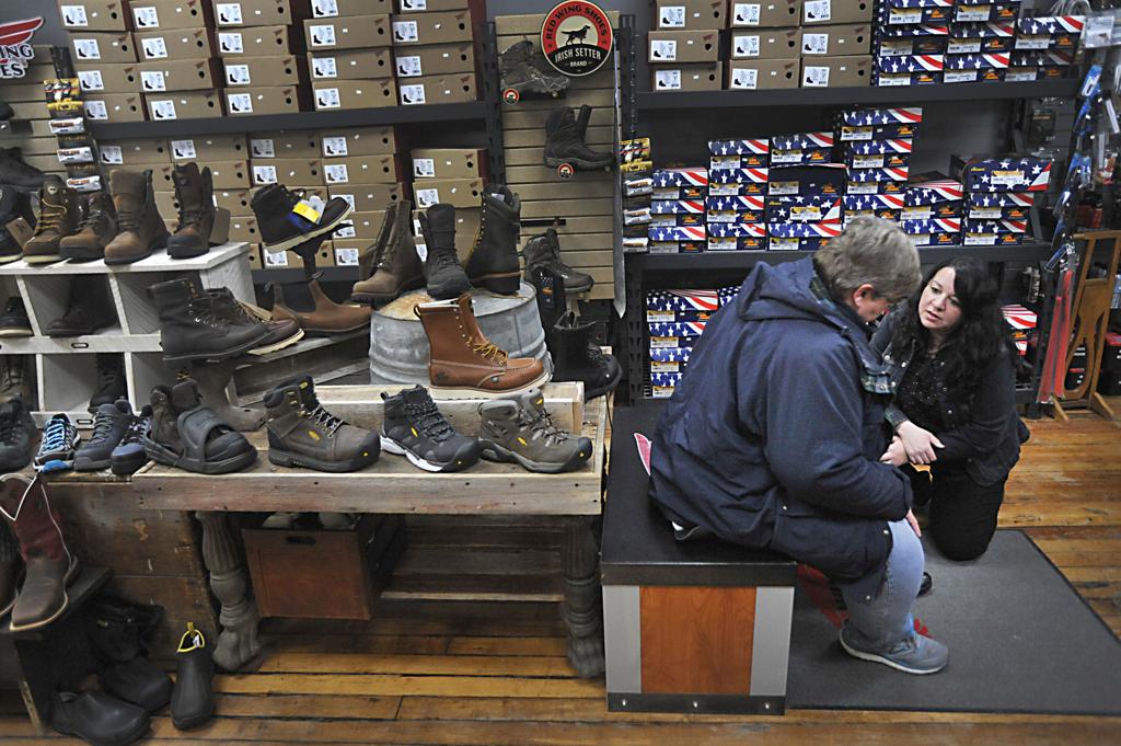 Business Booming At Burlington S Iconic Itzin S Shoes Repair
