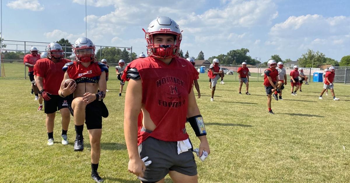 High school football preview Horlick facing challenging season