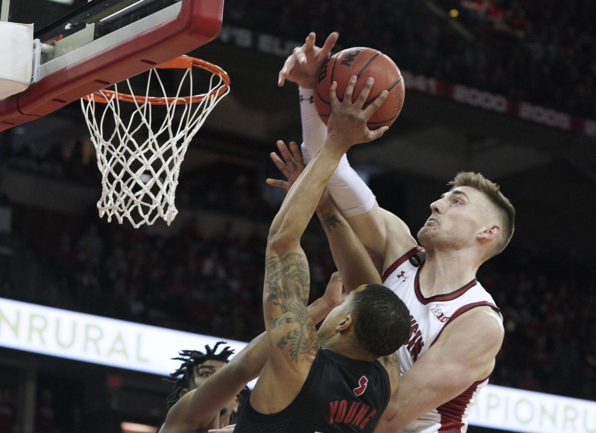 Wisconsin basketball Potter scores 18, Badgers beat Rutgers 7971