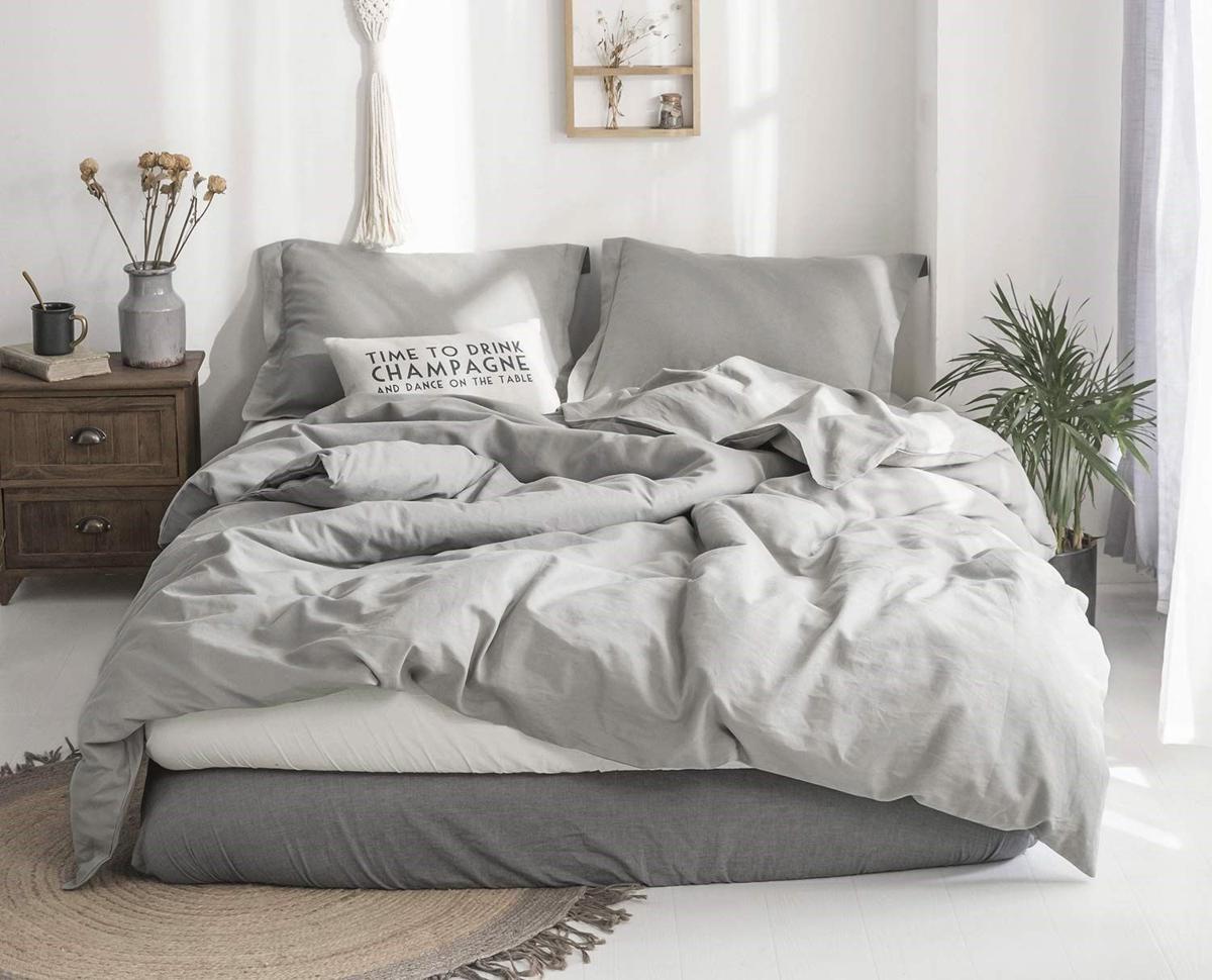 This Light Linen Bedding Is Perfect For Spring Home And Garden