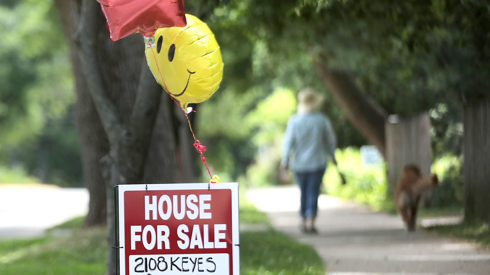 In 'frenzy' of housing market, buyers take risks or risk losing out - Vimarsana News