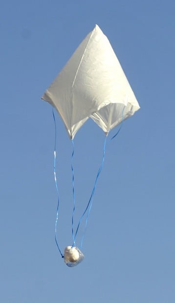 Egg-ucational - Wind Point's egg drop promotes science | Local News