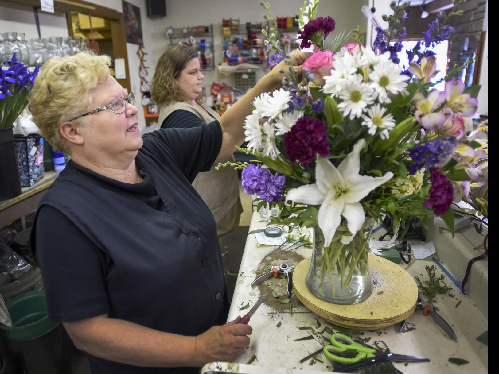 Best Flower Shop Julie S Personal Touch Flowers Journaltimes Com