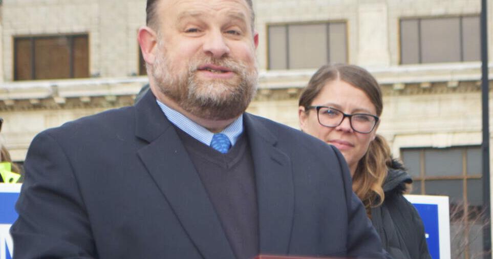 Racine Mayor Cory Mason addresses crowd for reelection effort April 2025