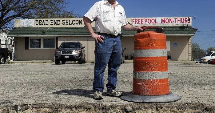 Dead End Saloon owner tries to hang on during frontage road project