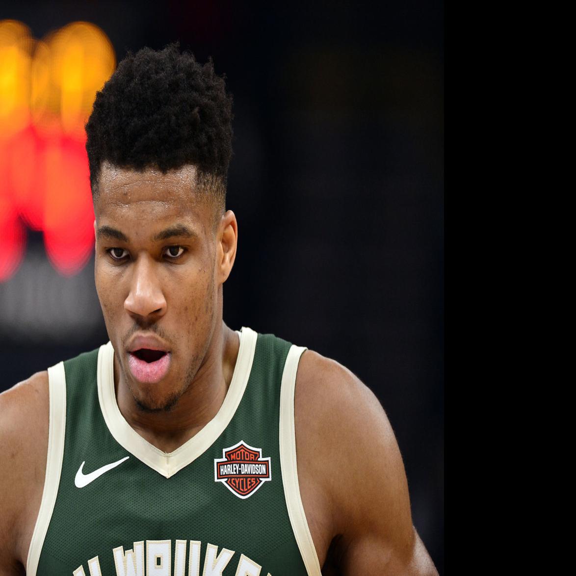 Antetokounmpo Middleton Lead Bucks To 18th Straight Win Journaltimes Com