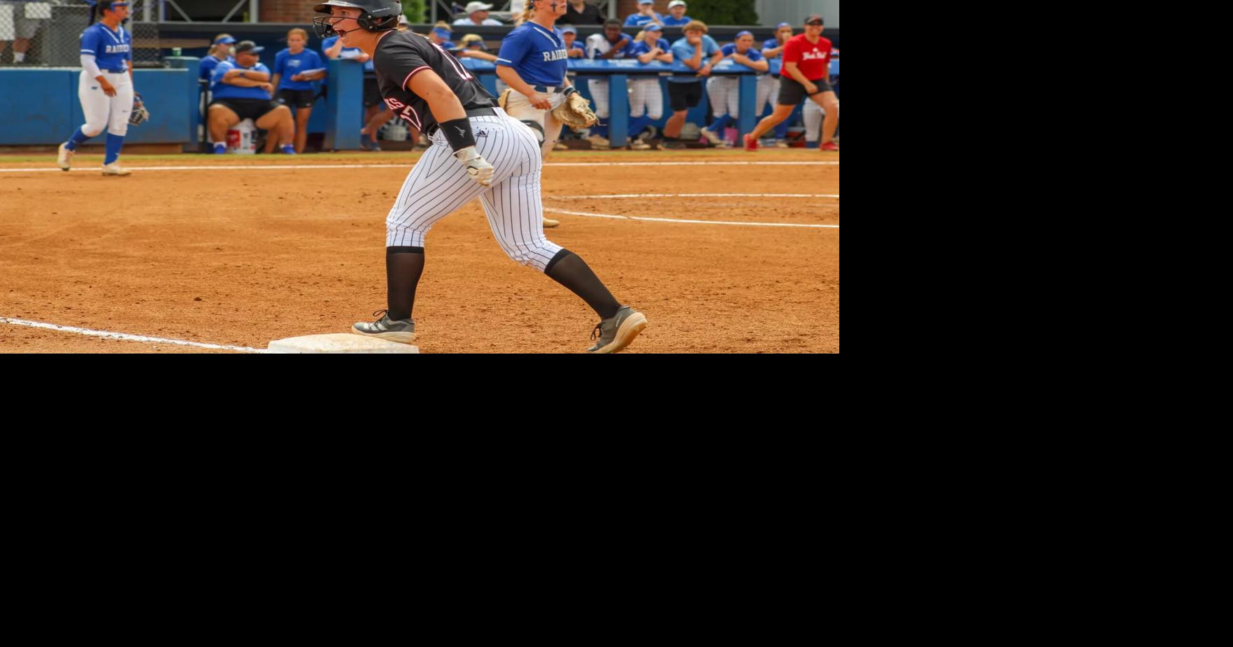 Gamecocks split day one of the 40th Annual Louisiana Classic