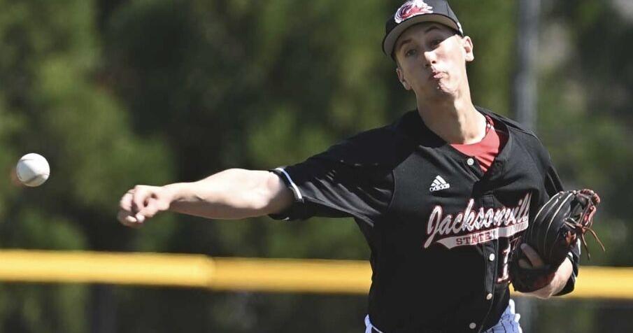 Pitching changes amount to early blowup as Gamecocks fall to Little Rock