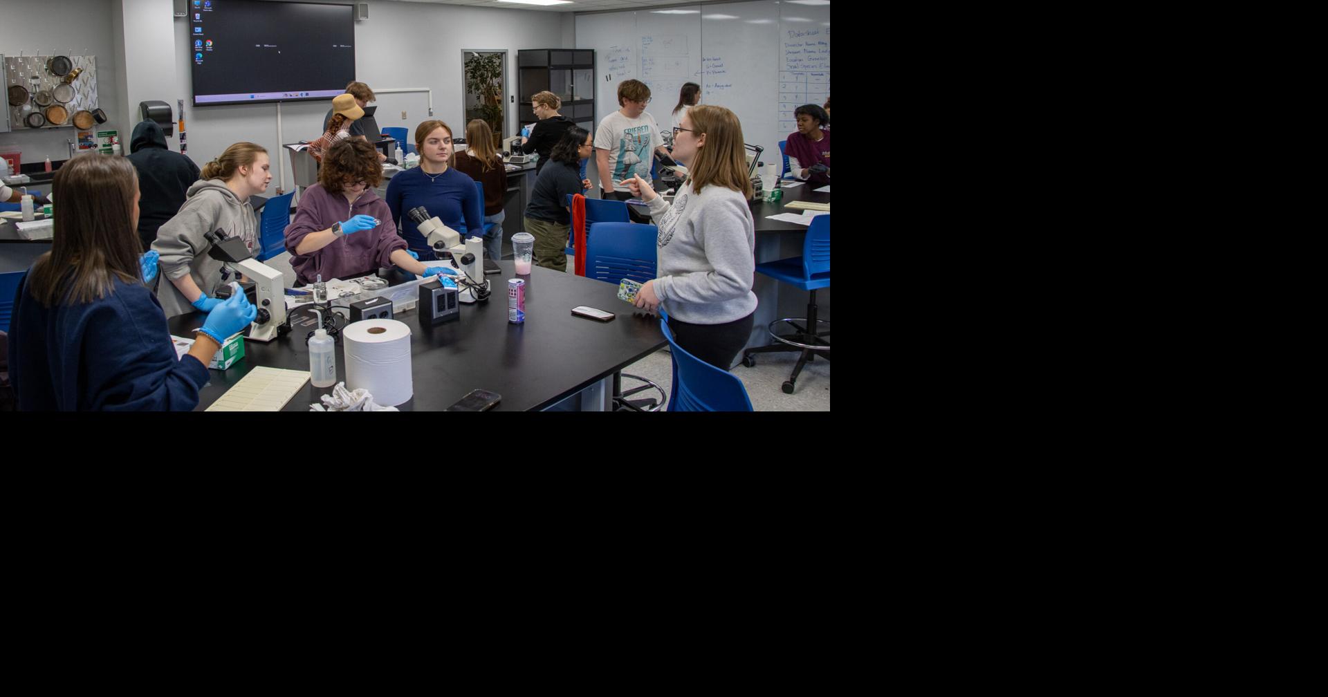 Lab gives students hands-on ecology research experience