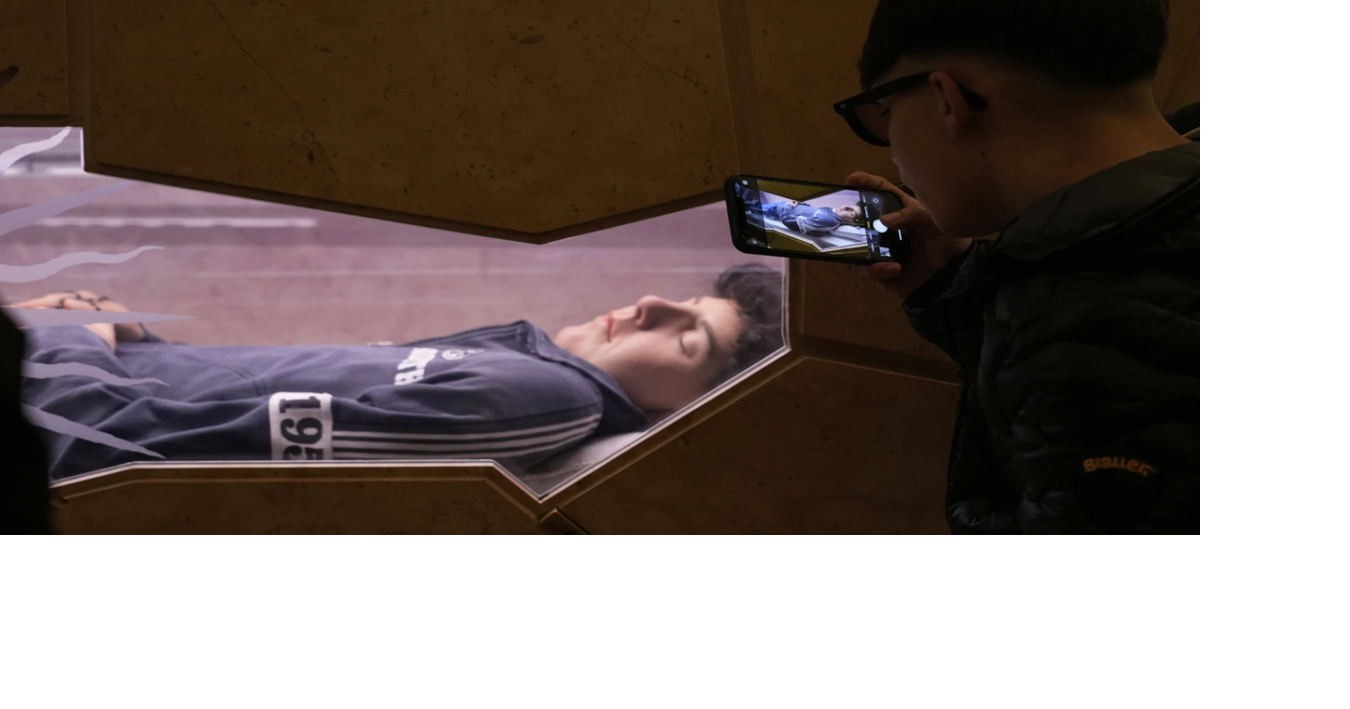 Crowds flock to newest Catholic saint in Assisi — a millennial teen ...