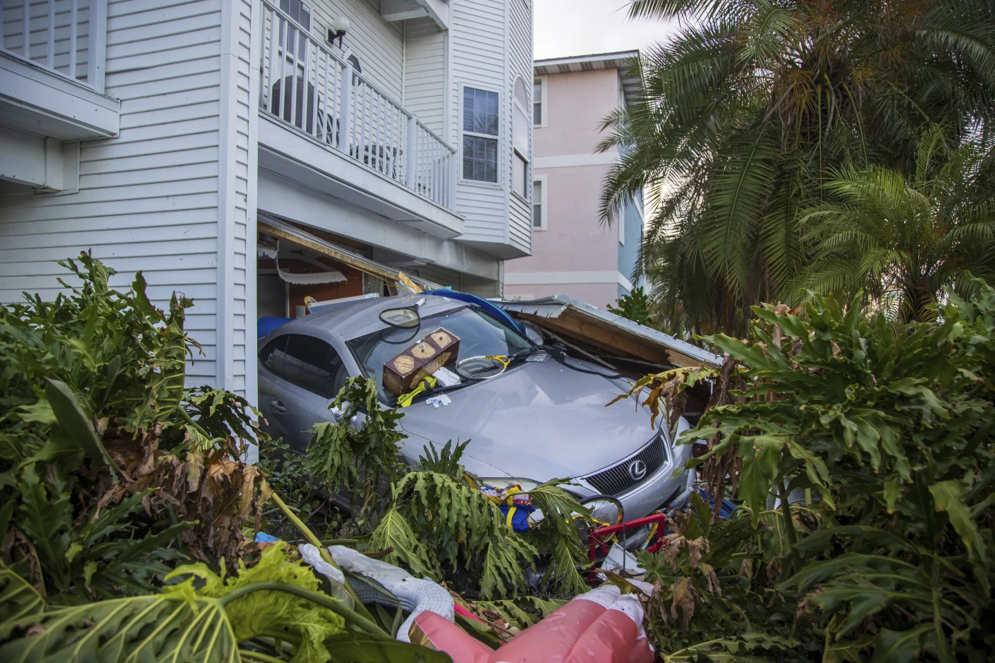 Death toll rises from Helene while supplies are rushed to North ...