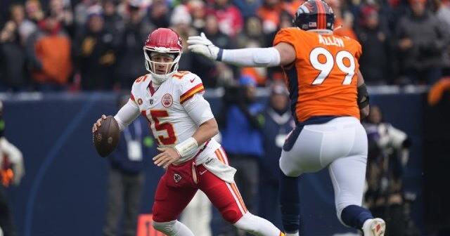 Wilson, Simmons lead Denver Broncos to first win over Chiefs since 2015 ...