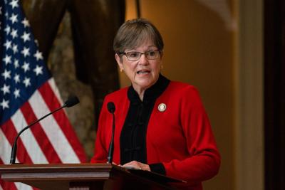 Laura Kelly signs bill raising age to buy tobacco to 21 in Kansas | Stories 