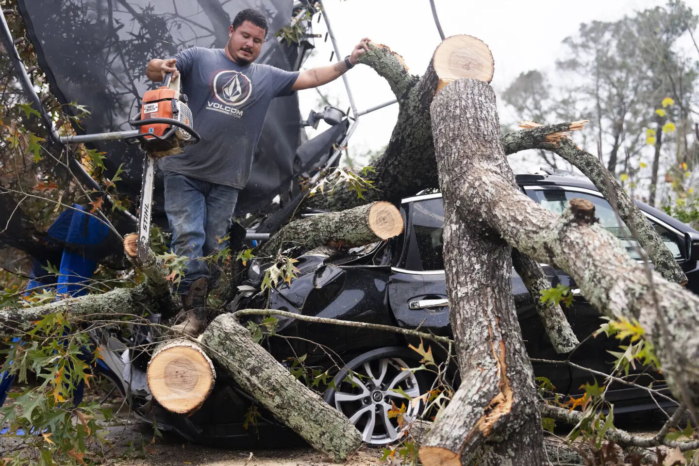 4 killed in a storm system that spawned tornadoes across the southern U ...