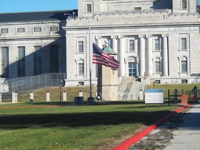 Politicians mark start of $532 million project to replace Leavenworth’s ...