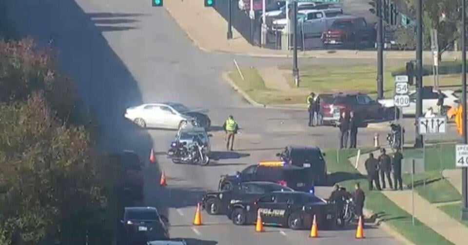 Driver crashes into 3 cars while fleeing traffic stop near Towne East ...