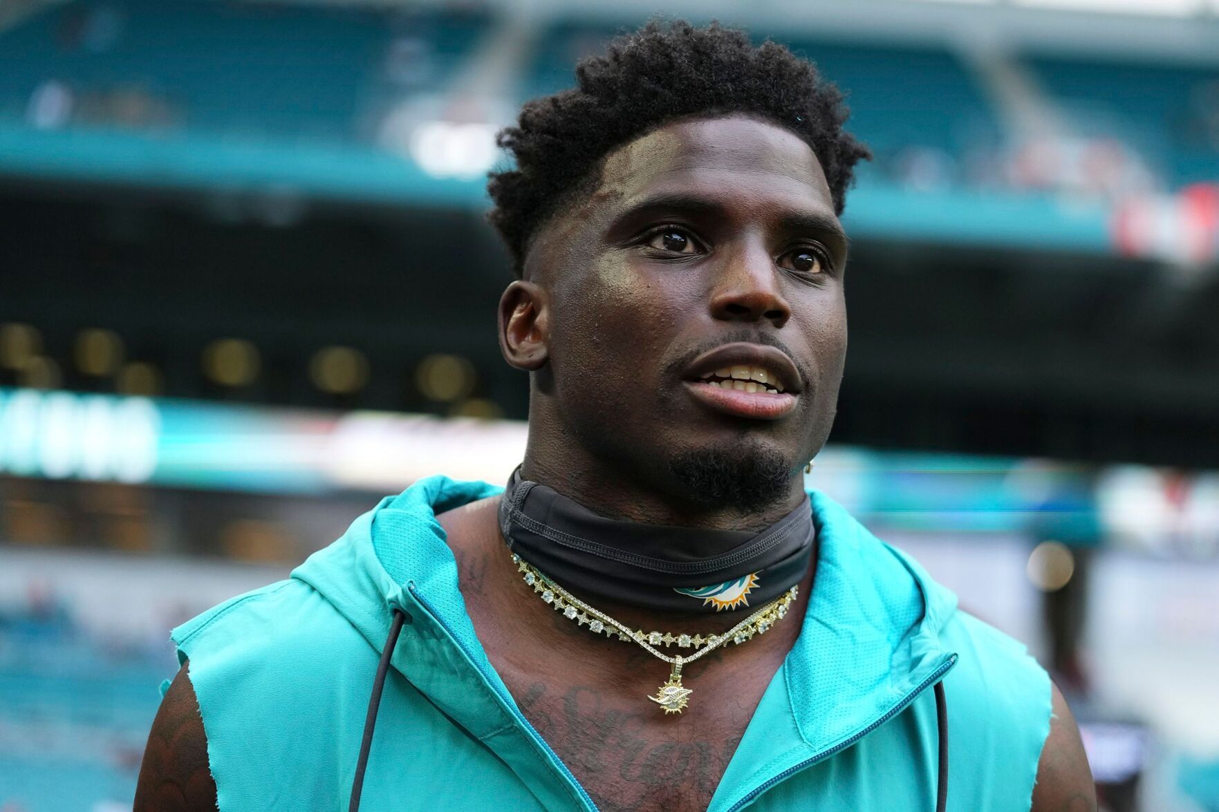 Tyreek Hill Is Detained By Police Before Dolphins Game. Officer Is ...