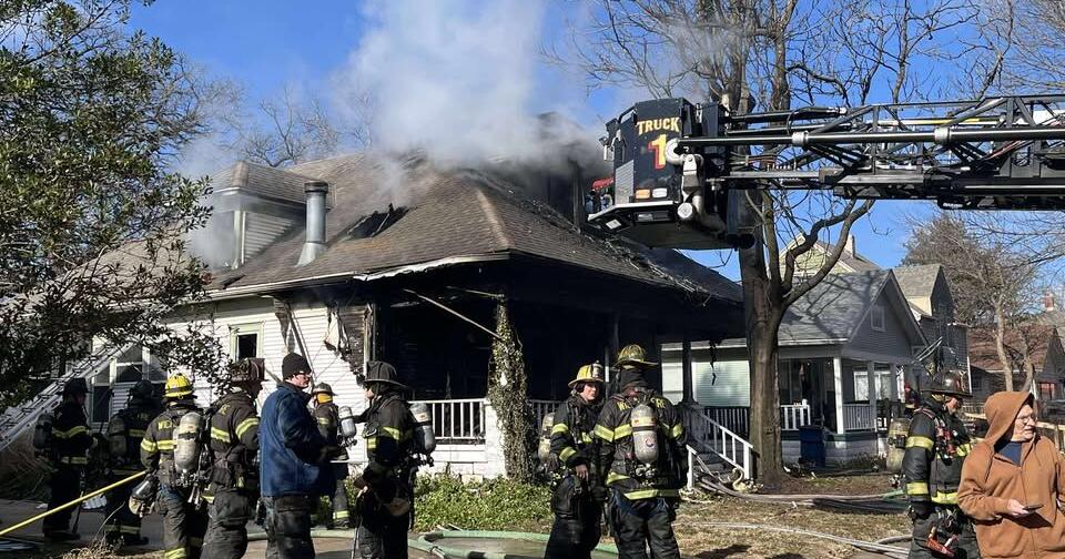 Officials investigating after 3 dogs killed in Riverside house fire ...