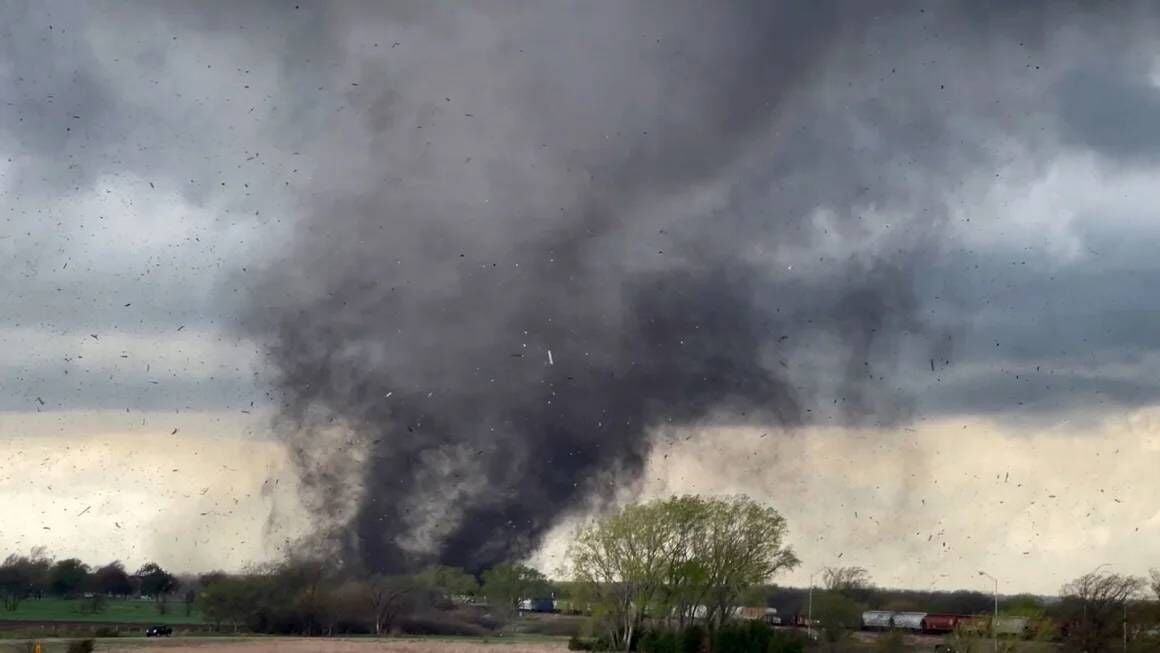 Midwest Tornadoes Cause Severe Damage In Omaha Suburbs | | Kake.com