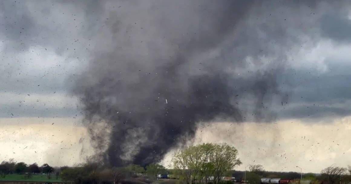 Midwest tornadoes cause severe damage in Omaha suburbs | | kake.com