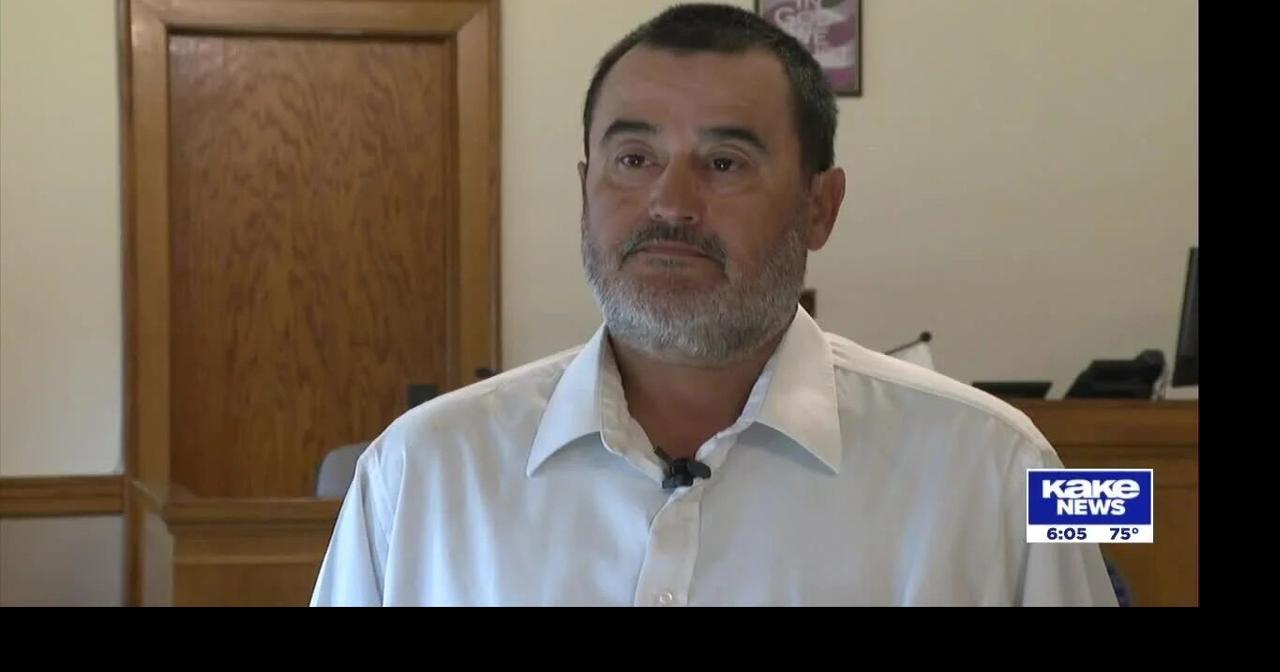 Former Coldwater mayor ordered to report to ICE detention office, attorney says