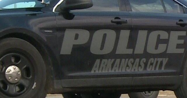 Police: Arkansas City man arrested after strangling 61-year-old mother, stealing her belongings