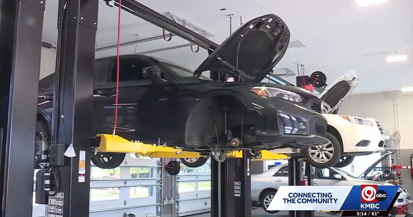 Kansas auto shop offers free oil changes, inspections to single moms and widows