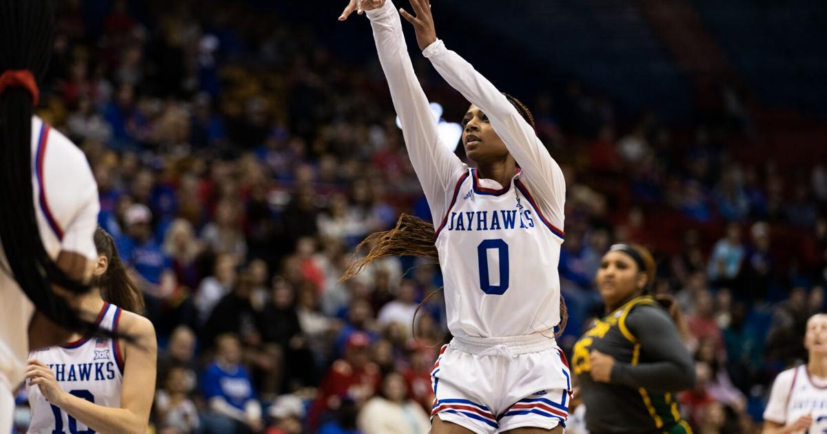 Texas Longhorns upset No. 23 Kansas