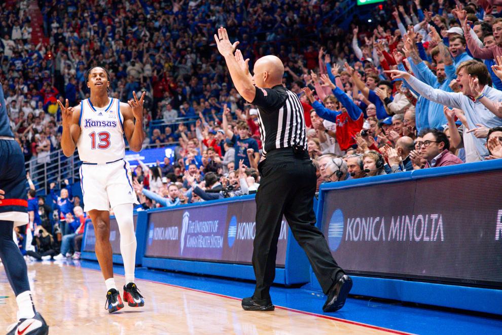 Kansas offense sputters in second half during loss to UConn