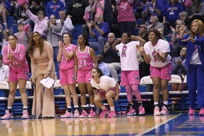 Kansas Women S Basketball Shuts Down Taylor Robertson In Win Over